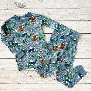 Hanna Andersson Snowy Cottage Long John Pajamas